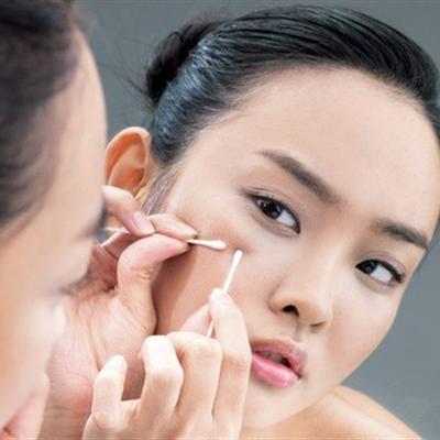 眉毛上長痘痘是什麼原因