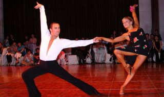 拉丁舞練習方法 五項提高拉丁舞練習的基本方法