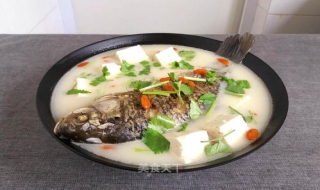 鯽魚豆腐湯的做法
