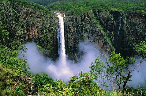 沃拉曼瀑佈 Wallaman Falls