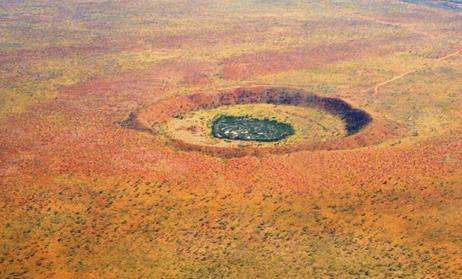 沃爾夫溪隕石坑 Wolfe Creek Crater