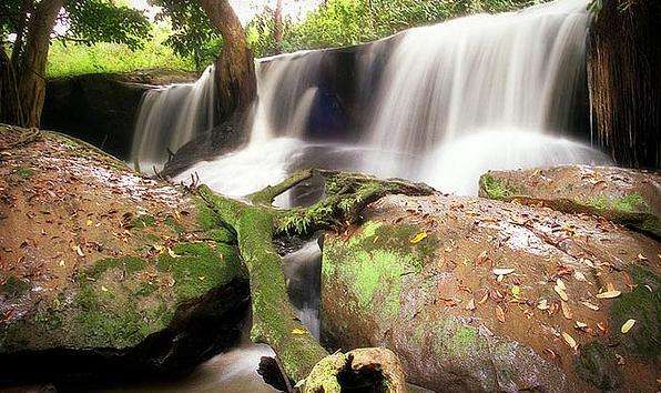 金坦波瀑佈 Kintampo Waterfalls