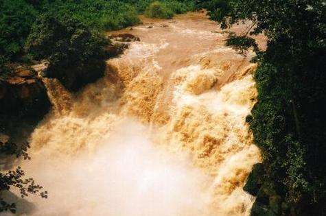 魯蘇莫瀑佈 Rusumo Falls