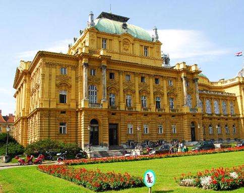 札格雷佈國傢歌劇院 Croatian National Theatre in Zagreb