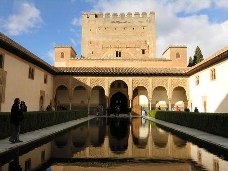 格拉納達的艾勒漢卜拉赫內拉利費和阿爾巴濟 Alhambra Generalife and Albayzín Granada