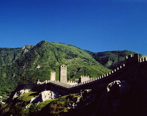 貝林佐納三座要塞及防衛墻和集鎮 Three CastlesDefensive Wall and Ramparts of the Market-Town of Bellinzona