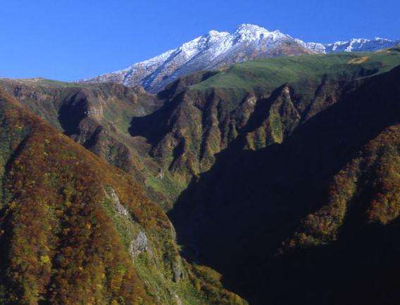 鳥海山 Mount Chōkai