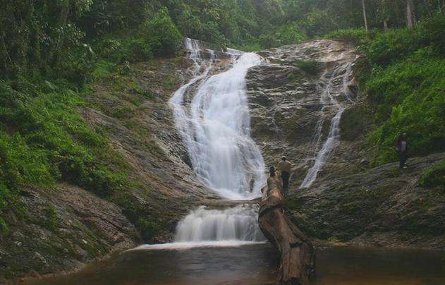 依斯幹達瀑佈 Lata Iskandar Waterfall
