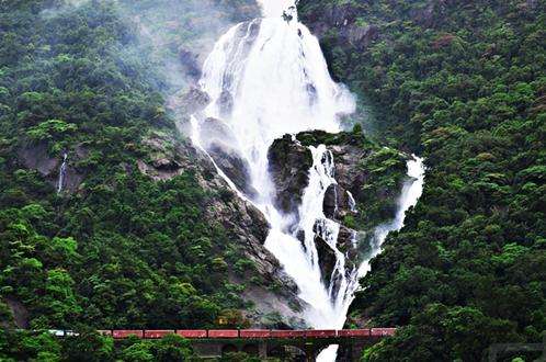 杜薩佳瀑佈 Dudhsagar Falls