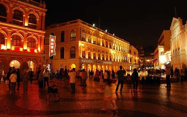 議事亭前地 Senado Square