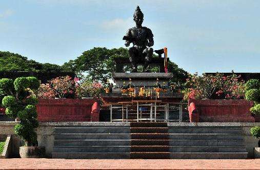 蘭甘亨國王紀念碑 King Ramkhamhaeng Monument