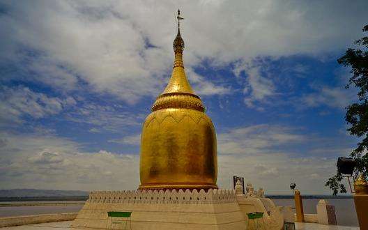 佈巴雅塔 Bupaya Pagoda