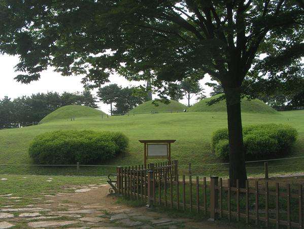 芳荑洞百濟古墓群 Bangyidong Baekje Dynasty Tombs