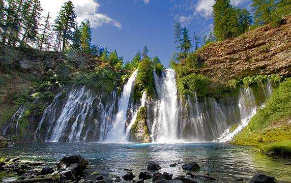 伯尼瀑佈 Burney Falls