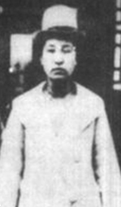 奇俊峰 蒙古抗日女英雄