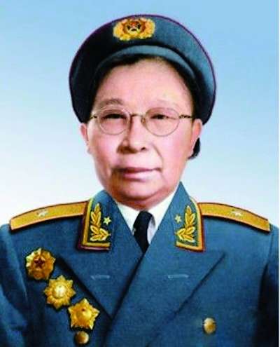 李貞 中國人民解放軍第一位女將軍