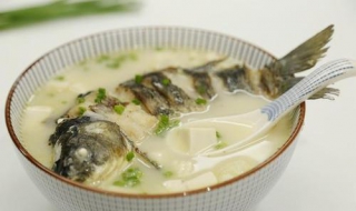 鯽魚湯做法有哪些 簡單的鯽魚湯在傢怎麼做