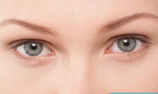 眼睛腫瞭怎麼辦 按摩可以促進眼周肌膚的血液循環