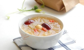 銀耳蓮子粥的做法有哪些 薏米銀餌蓮子西瓜冰粥怎麼做