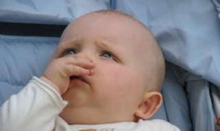 嬰兒鼻子不通氣怎麼辦 給鼻子按摩