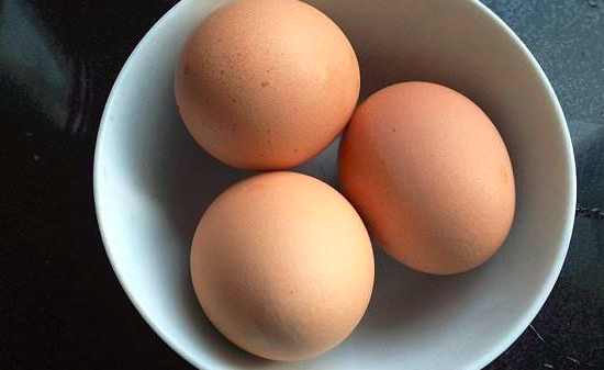臉過敏瞭能吃雞蛋嗎
