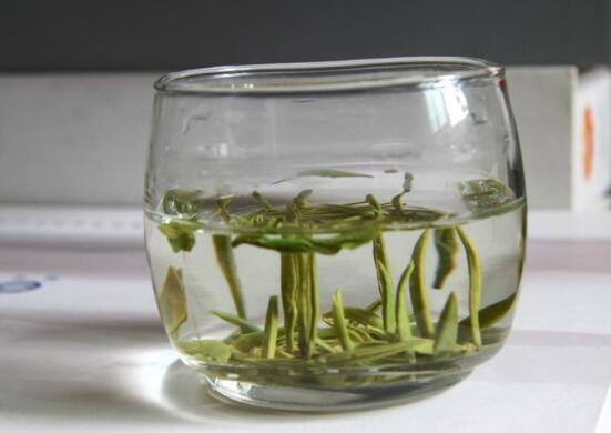 早晨起來喝茶水好嗎