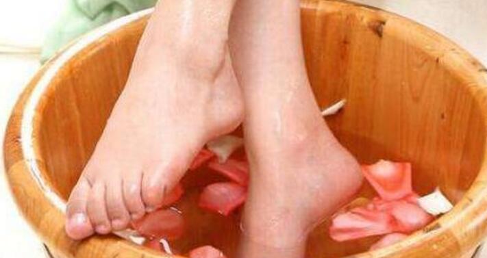 腳臭用什麼泡腳