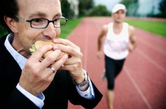 吃飯後多久可以運動