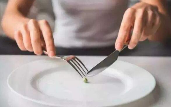 不吃晚飯一個月瘦多少斤
