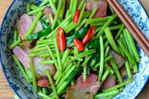 藜蒿是什麼季節的蔬菜 是發物嗎