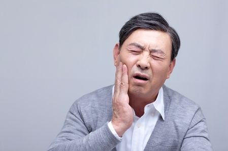 牙齦腫痛是什麼原因