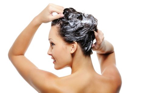 用醋洗頭能有效幫助黑發