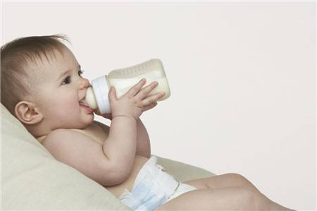 寶寶濕疹吃什麼奶粉