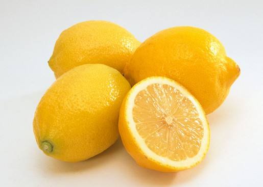 感冒嗓子疼能吃檸檬嗎