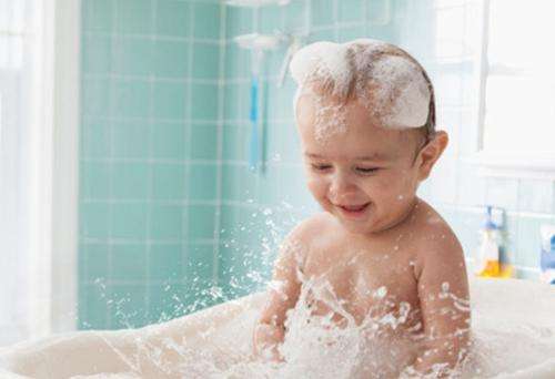 寶寶咳嗽流鼻涕可以洗澡嗎
