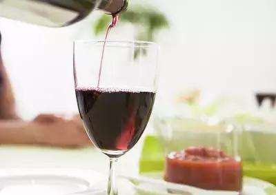 尿酸高能喝紅酒嗎