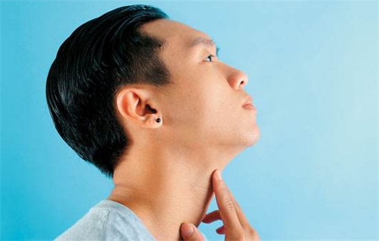 喉嚨嘶啞是哪些原因造成的