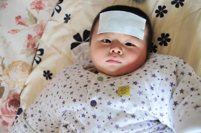 寶寶發燒的護理方法