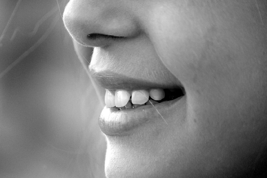 牙齦萎縮出血是什麼原因