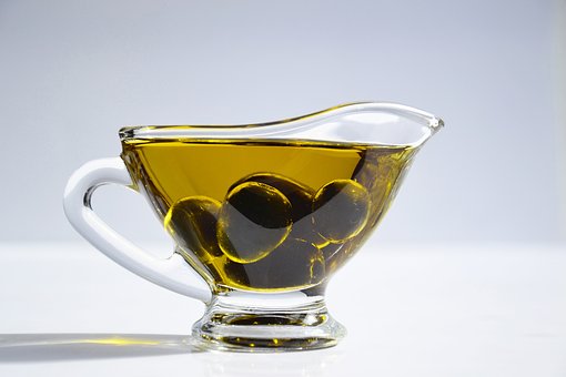 山茶油和橄欖油哪個更好一些呢