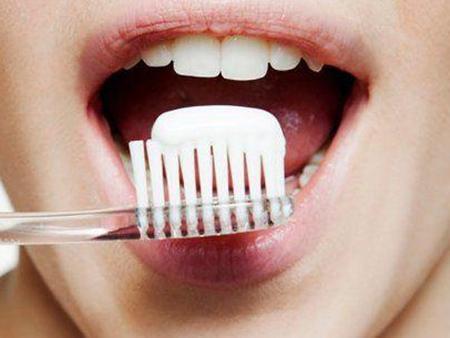 良好的刷牙習慣保持口腔健康