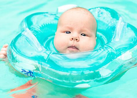 嬰兒遊泳的好處和壞處