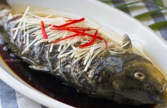 鯉魚不能和什麼一起吃