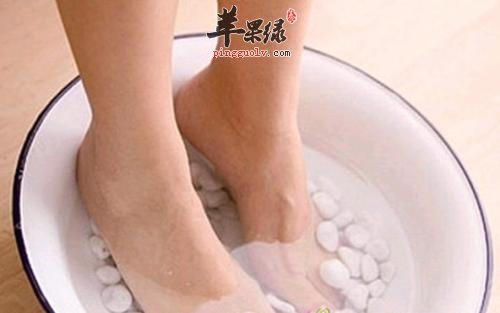 白醋泡腳的正確方法 促進腳部健康