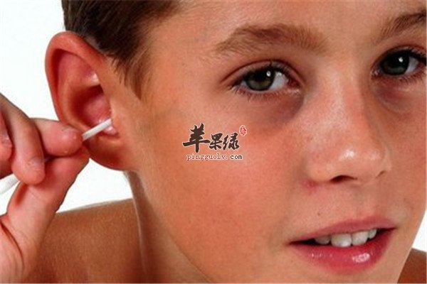 經常這樣按摩耳朵 能保護耳朵