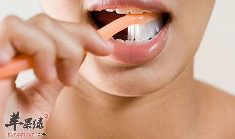 如何保持自己的口腔健康呢
