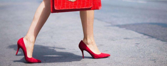 紅色高跟鞋搭配 紅色高跟鞋如何搭