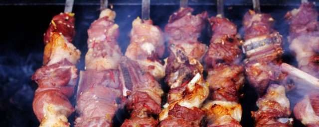 新疆烤肉的醃制方法 具體的制作步驟