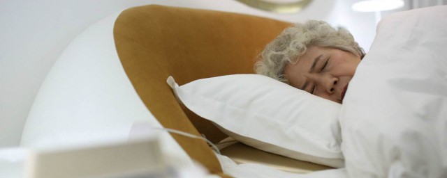 老年人催眠方法入睡 這幾個方法幫助老年人調理睡眠