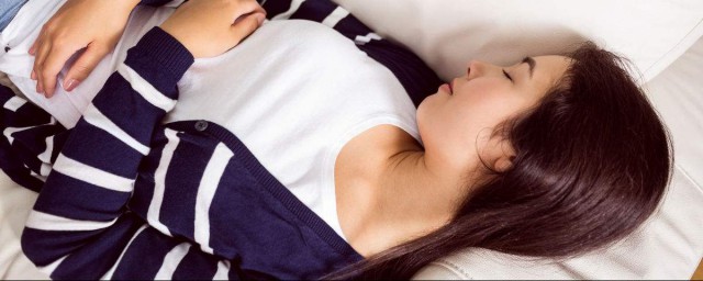 為什麼有人隻睡4個小時也精力充沛原因找到 飲食可以改善睡眠嗎